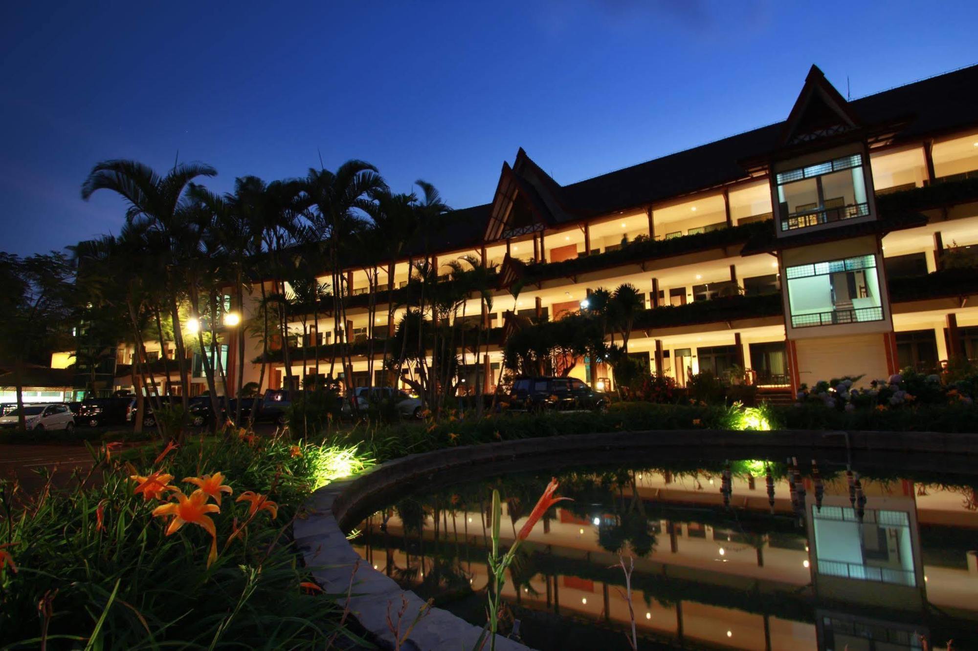 Kusuma Agrowisata Resort & Convention Malang Exterior foto