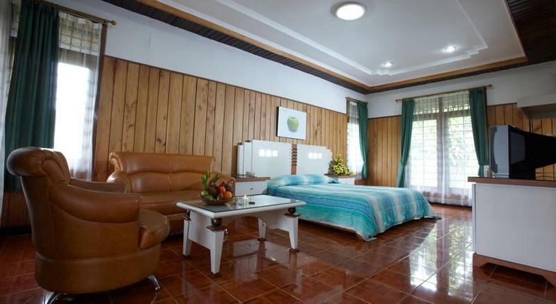 Kusuma Agrowisata Resort & Convention Malang Exterior foto
